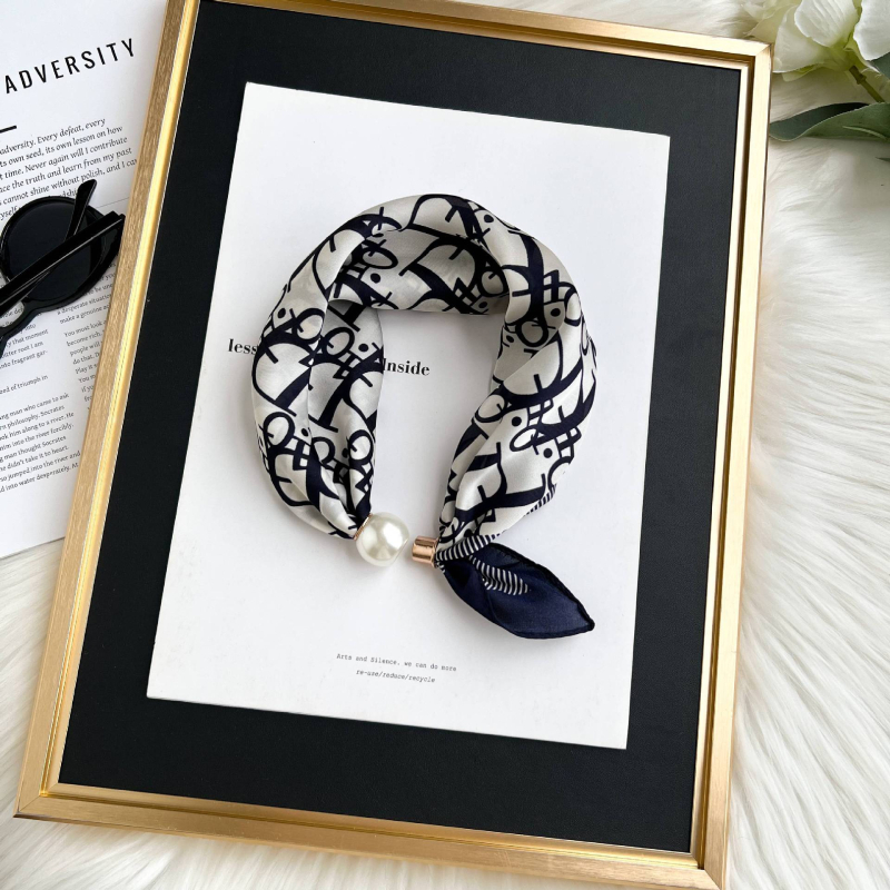 Négyzet alakú poliészter sál, sík szövés, eredeti dizájn, nyomtatás, tavaszi 2025 megjelenés