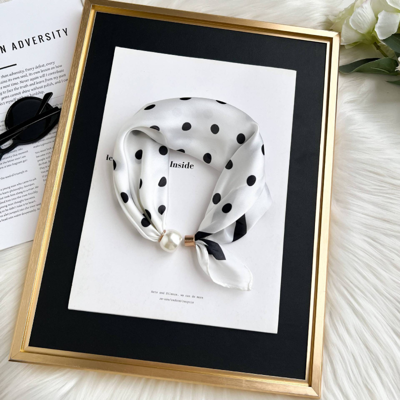 Négyzet alakú poliészter sál, sík szövés, eredeti dizájn, nyomtatás, tavaszi 2025 megjelenés