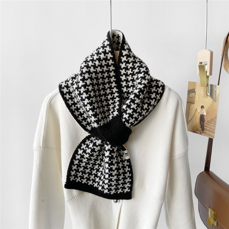 Pleteni šal od akrila, sadržaj akrila 51–60%, zimski stil, svježe i slatko