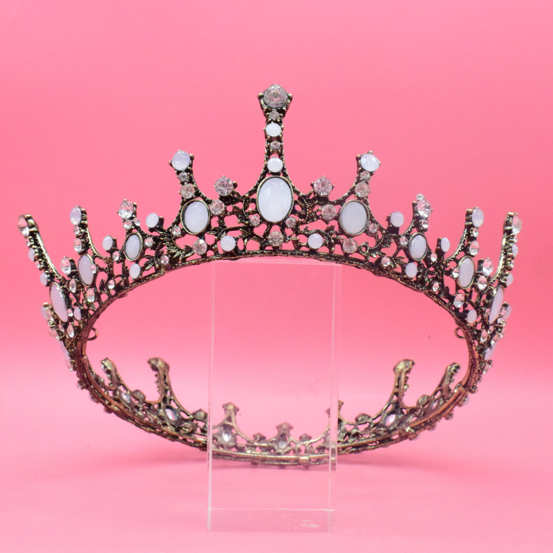 Esküvői barokk korona fejfedő — ötvözet, fehér kristályok, korona forma, női stílus