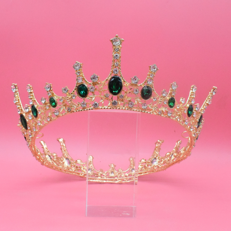 Esküvői barokk korona fejfedő — ötvözet, fehér kristályok, korona forma, női stílus