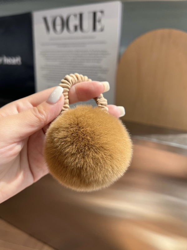 Аксесоар за коса с пухено топче от истински Rex заек — ръчна изработка, еластична лента, стил Inst