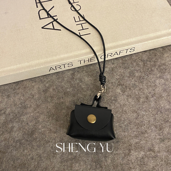 Nyaklánc U-alakú medállal és O-alakú lánccal, ötvözetből, elektroplatírozás, 2024 ősz kiadás