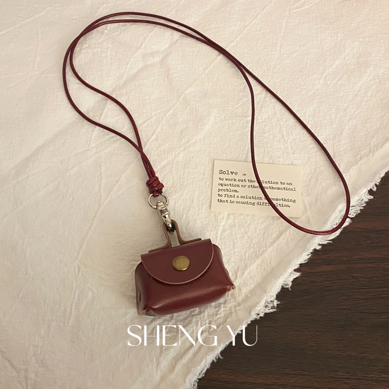 Nyaklánc U-alakú medállal és O-alakú lánccal, ötvözetből, elektroplatírozás, 2024 ősz kiadás