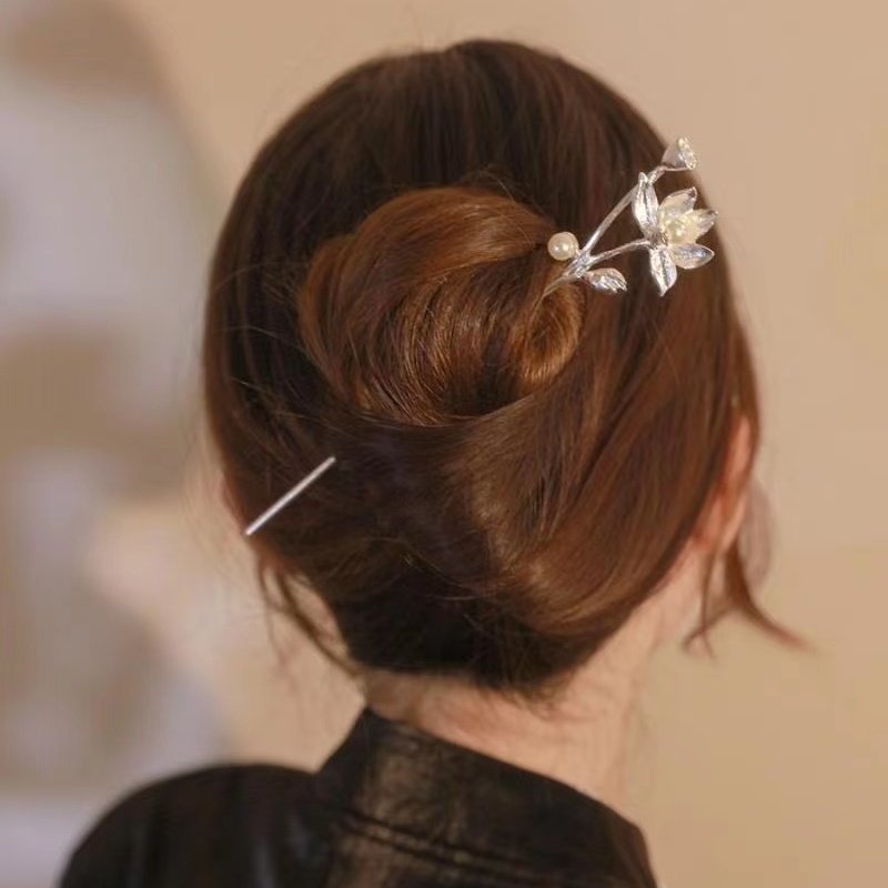 Palota-stílusú hajtű, ötvözet, szilva virág forma, téli 2023 kiadás