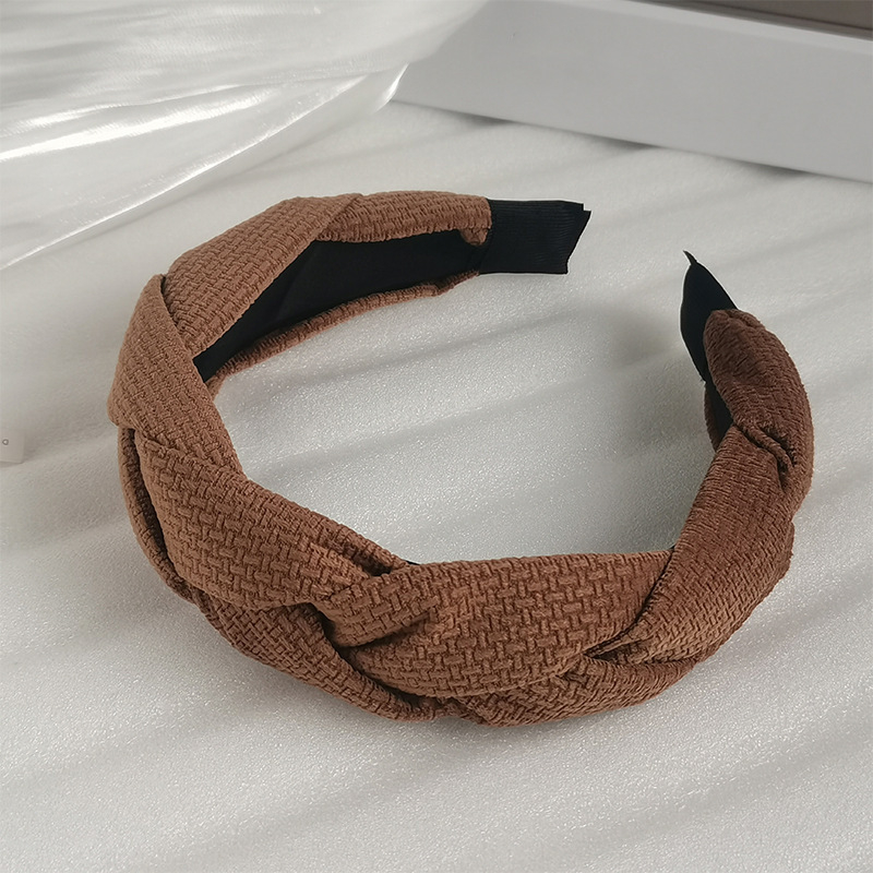 Moters galvos juosta — plisuotas audinys, rankų darbas, platus kraštas, lengvas prabangos stilius, vasara 2024