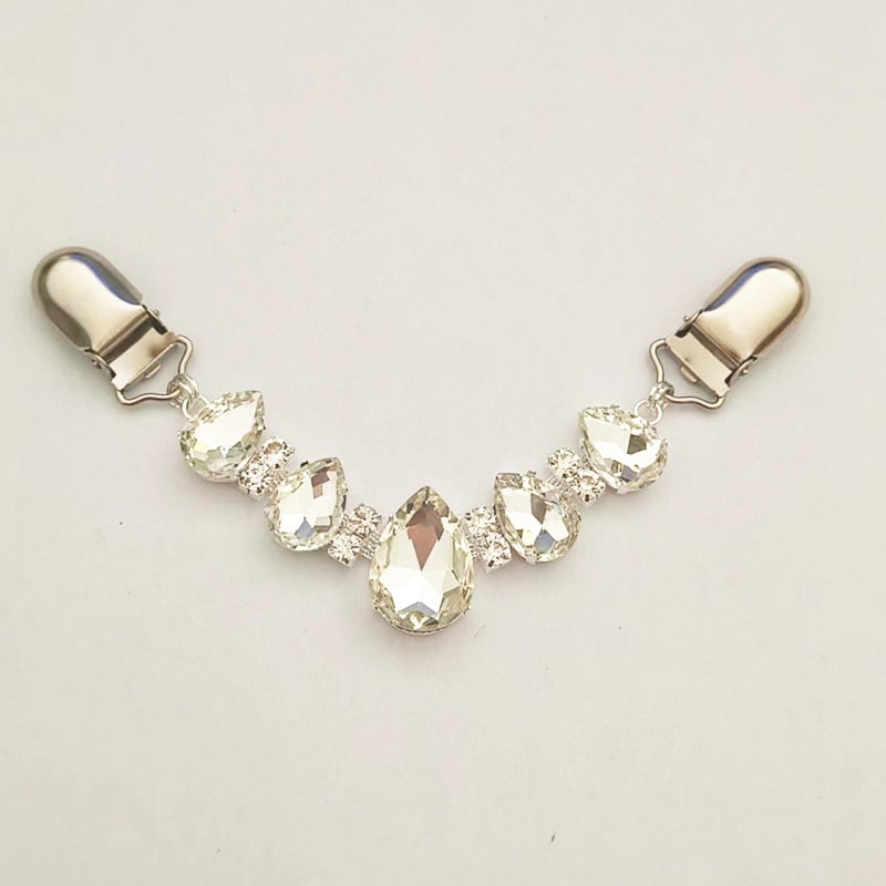 Šalles klips ar kristāliem – U‑forma, dimanta ielikums, modelis YHMYJ14, sievietēm INS stils