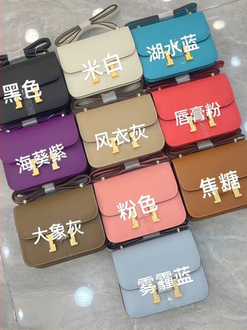 Krosbody soma no pirmās kārtas govja ādas, horizontāla kvadrāta forma, aizvērums ar bloķēšanu, iekšējā rāvējslēdzēja kabata