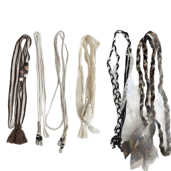 Bohemiska stila rokām adīta vidukļa ķēdīte ar pērlēm un kokvilnas auklu