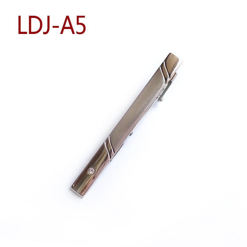 Kravatu klips no sakausējuma, elektroplātēts, burta motīvs, vīriešu aksesuārs