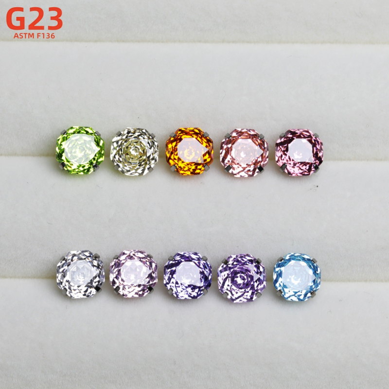 G23 titániumötvözetű geometriai formájú fülbevaló cirkón díszítéssel, titan fülpálcával