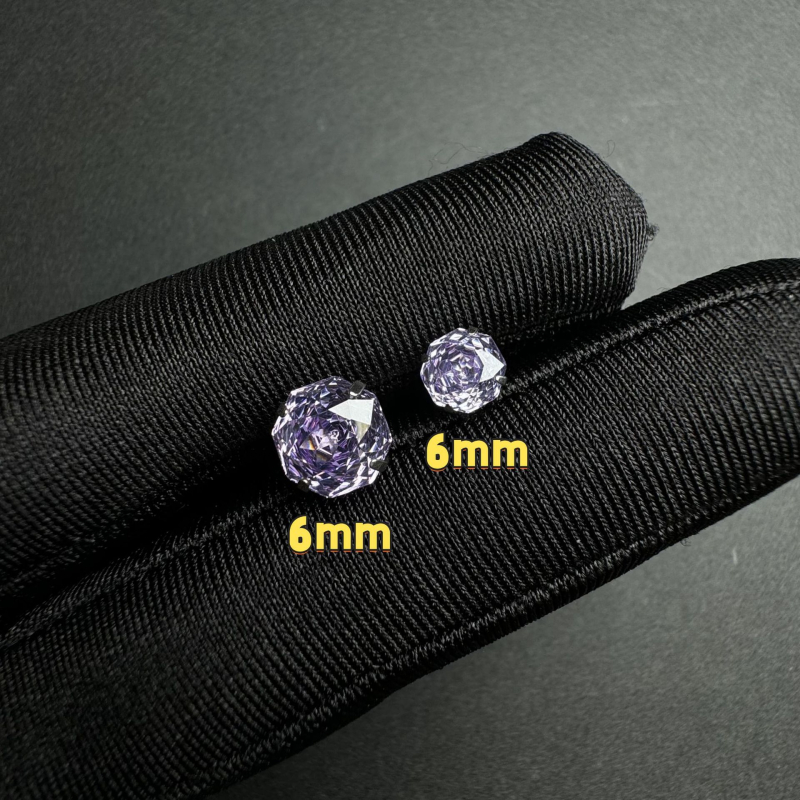 G23 titániumötvözetű geometriai formájú fülbevaló cirkón díszítéssel, titan fülpálcával