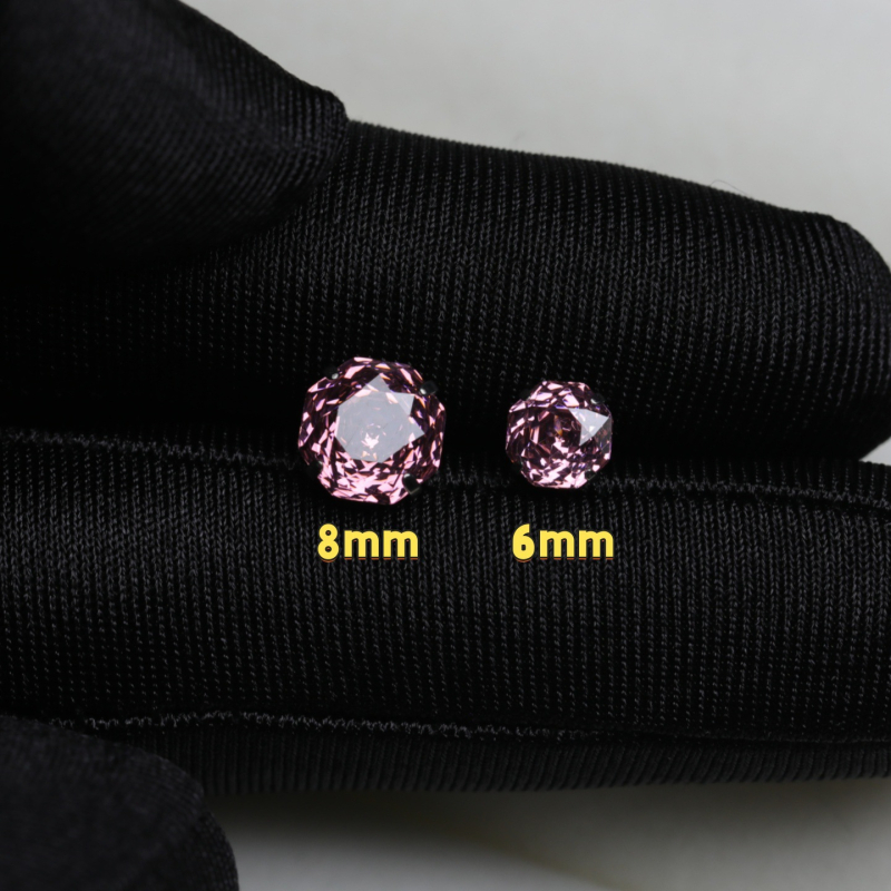 G23 titániumötvözetű geometriai formájú fülbevaló cirkón díszítéssel, titan fülpálcával