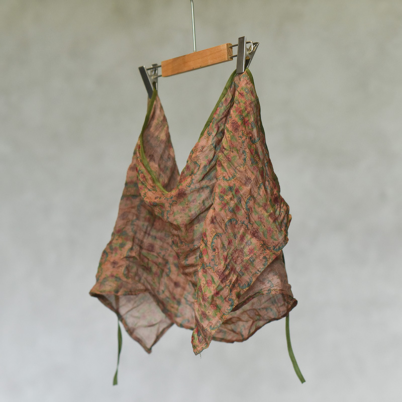 Jednodelna pregača s digitalnim otiskom na tkanini, pravokutni oblik, serija Mala pregača, ženski stil književnost i umjetnost