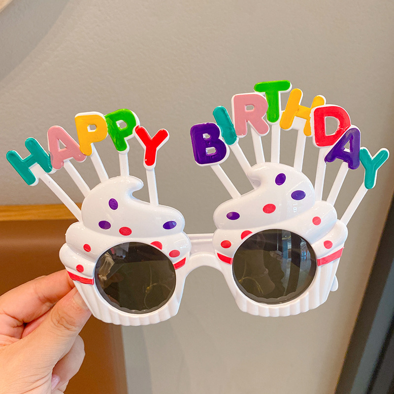 Meitenes dzimšanas dienas cepure ar plīvuru – fotorekvizīts ballītei (Zīmols: Other; Materiāls: Other; IP atļauja: Nē; Pasākums: Dzimšanas diena; Kategorija: Dzimšanas dienas cepure)