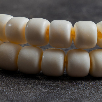 Tevecsont gyöngyökből készült karkötő, etnikus stílusú, uniszex, geometriai gravírozás, 108 gyöngy