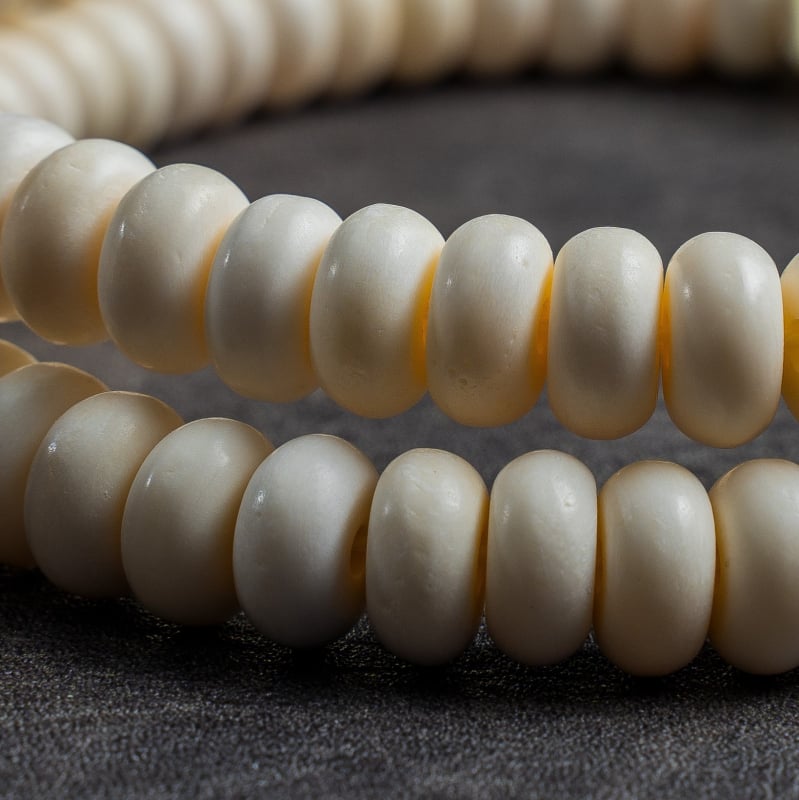 Tevecsont gyöngyökből készült karkötő, etnikus stílusú, uniszex, geometriai gravírozás, 108 gyöngy