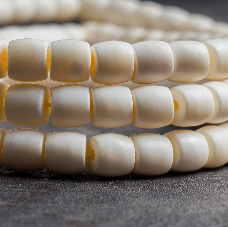 Tevecsont gyöngyökből készült karkötő, etnikus stílusú, uniszex, geometriai gravírozás, 108 gyöngy