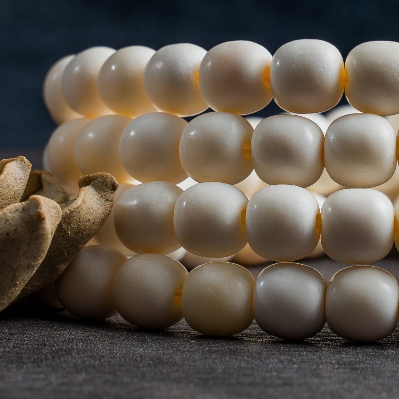 Tevecsont gyöngyökből készült karkötő, etnikus stílusú, uniszex, geometriai gravírozás, 108 gyöngy