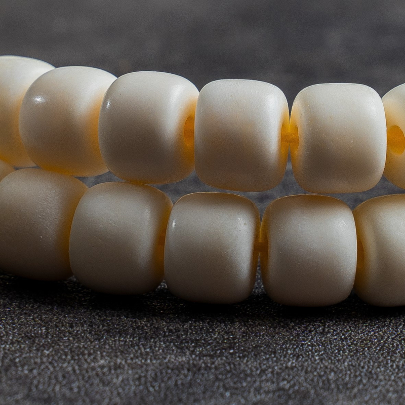 Tevecsont gyöngyökből készült karkötő, etnikus stílusú, uniszex, geometriai gravírozás, 108 gyöngy