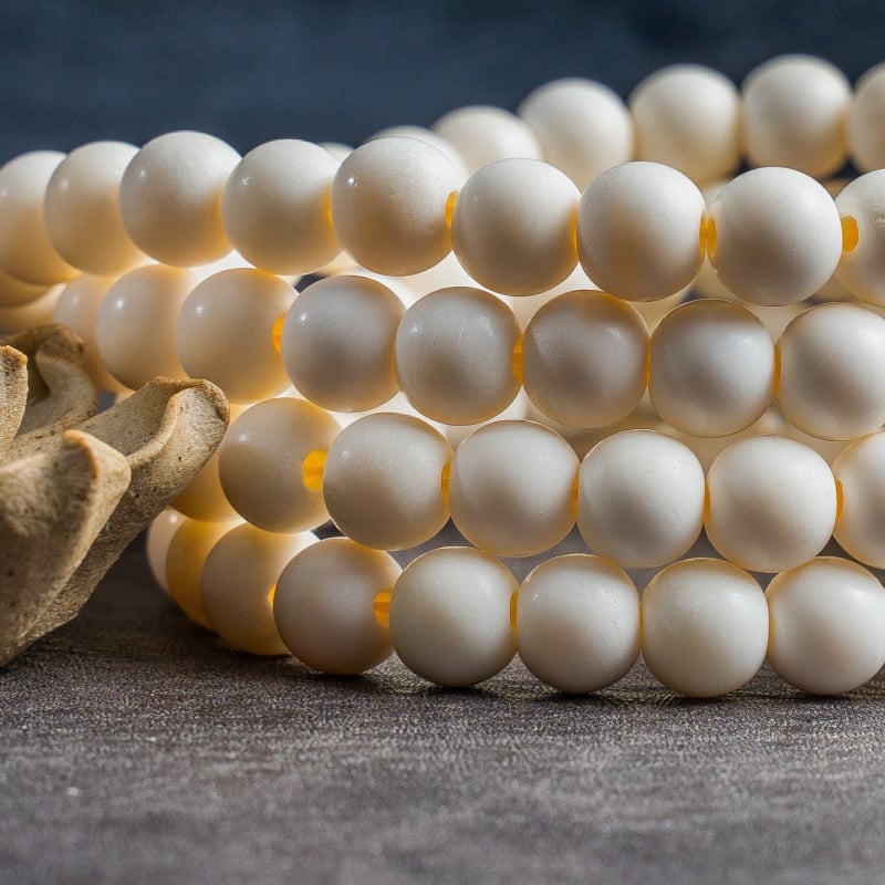 Tevecsont gyöngyökből készült karkötő, etnikus stílusú, uniszex, geometriai gravírozás, 108 gyöngy