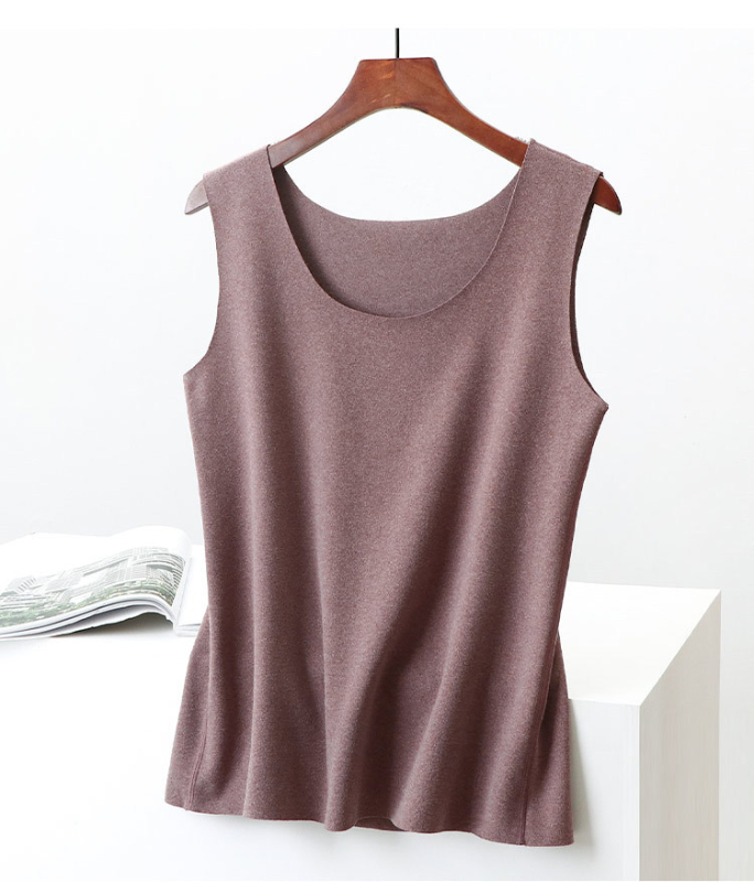 Bešuvju sievietes bāzes slānis ar flisa odere – slaigs piegriezums, De Velvet audums, 80–90% akrils, rudens–ziemas 2025