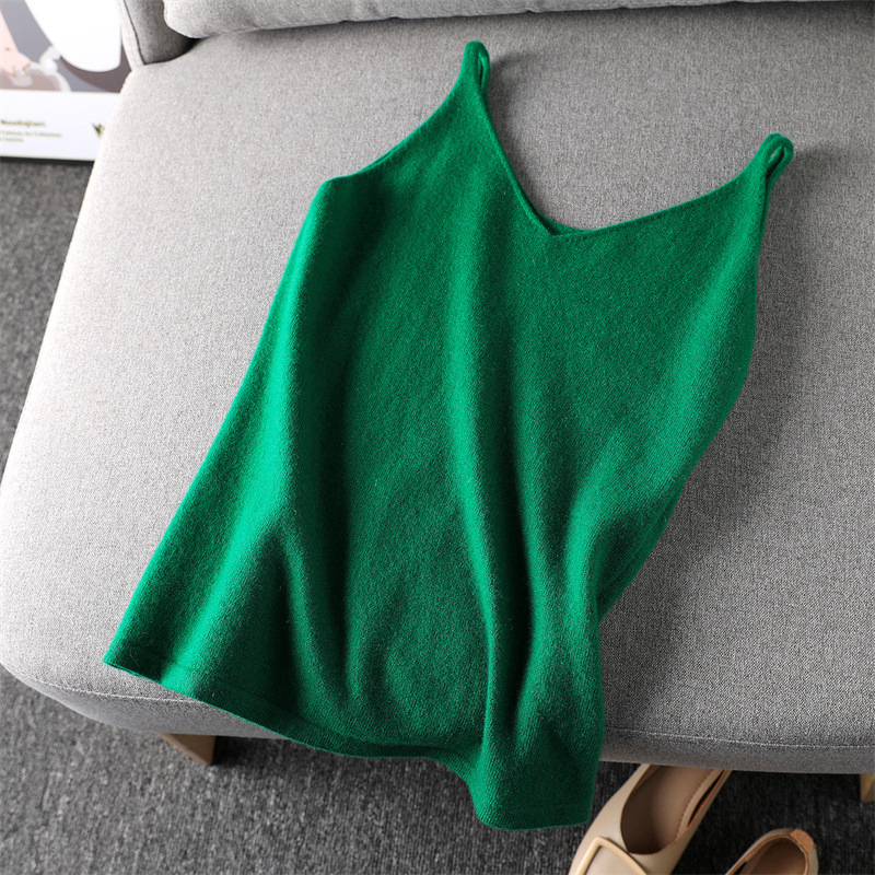 Sieviešu vilnas adīta camisole ar V kaklu, dubulti siksnas, šaurais siluets, ziemas sezona