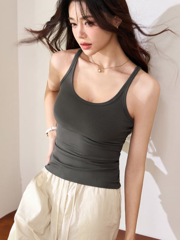 Kemisole top ar siksnām, Sling stils, stingrs pieguļums, Viskozes 95% + Elastāns 5%, Vienkrāsains dizains, Iekšējais krūšu spilvens, Vasara 2025
