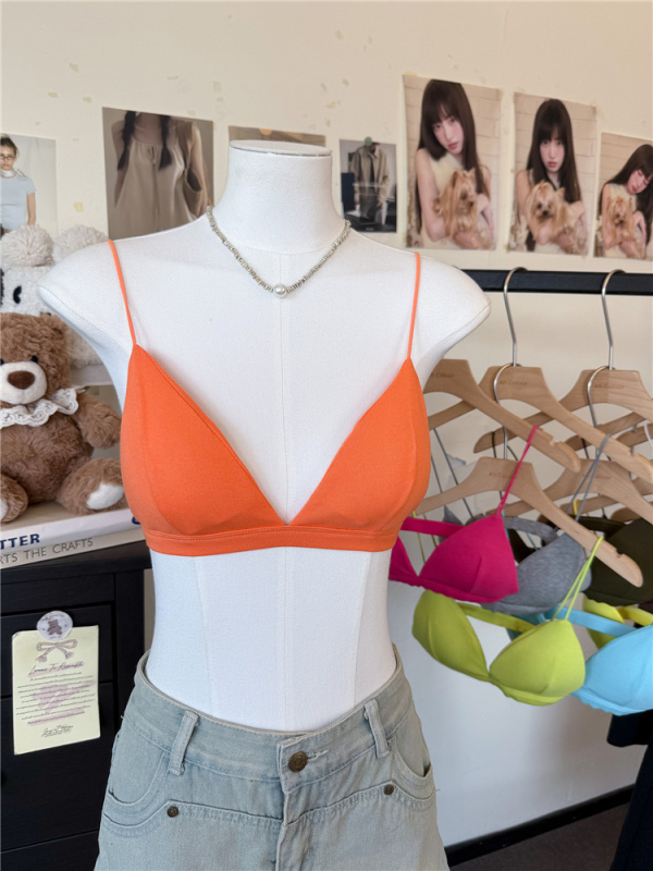 Kamisole ar trijstūra krūtiņām, šaurs griezums, kokvilna 95%+, sieviešu vasaras top 2025