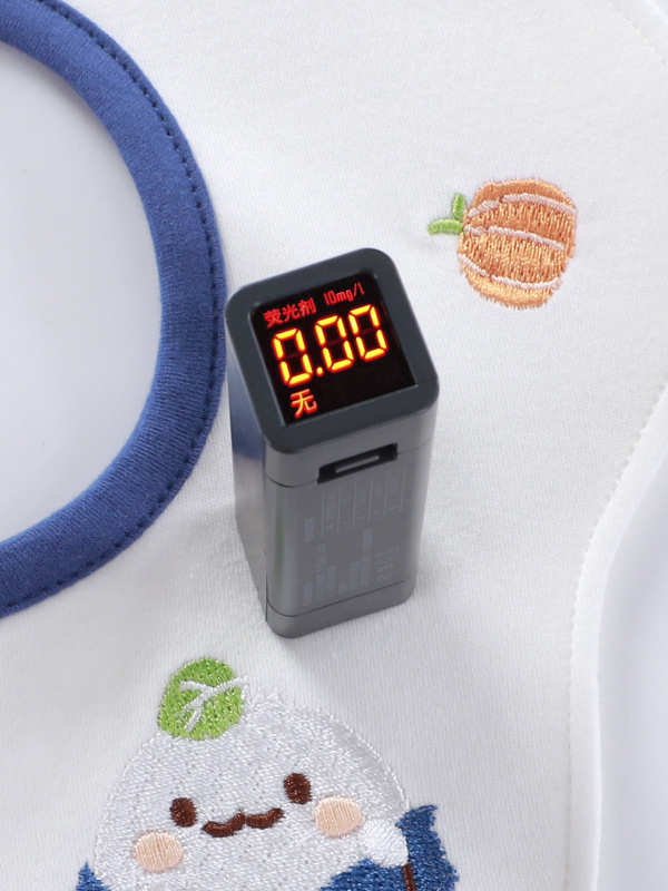 Etetőkötény csecsemőknek >95% pamut, antibakteriális 7A, vízálló, 0–3 éveseknek, uniszex, nyaknál hímzett