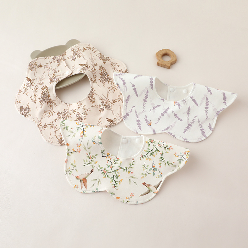 Baba vízálló etetőkendő forgatható dizájnnal, több mint 95% pamut, koreai stílusú karikatás mintával, 0–3 éveseknek