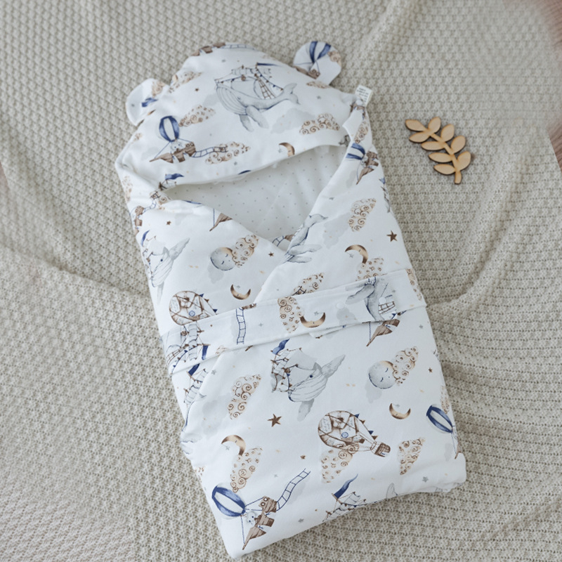 Zīdaiņu kokvilnas sedziņa – karikatūras raksts, pildījums: cits, piemērota pavasarim, rudenim un ziemai, vecums: zīdaiņi