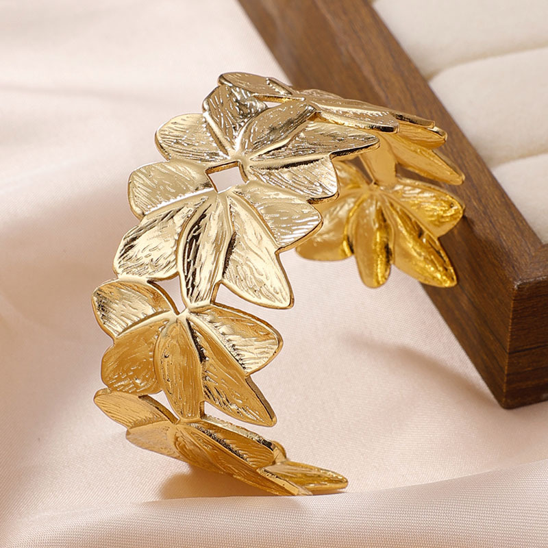 Atvērta regulējama rokassprādze no titāna tērauda, hidrauliski presēta virsma, svars 26 g, personīgs stils, rokassprādze kā aksesuārs