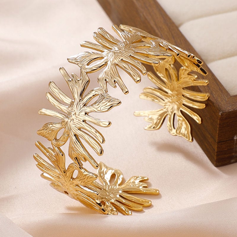 Atvērta regulējama rokassprādze no titāna tērauda, hidrauliski presēta virsma, svars 26 g, personīgs stils, rokassprādze kā aksesuārs