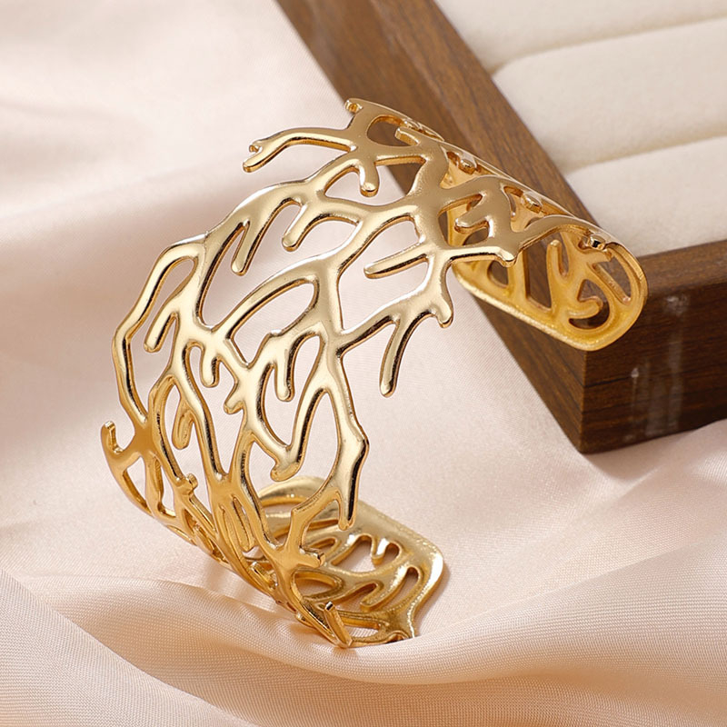 Atvērta regulējama rokassprādze no titāna tērauda, hidrauliski presēta virsma, svars 26 g, personīgs stils, rokassprādze kā aksesuārs