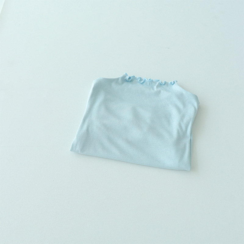 Bērnu T-krekls no modalā materiāla ar mežģīni pie augšējā apkakles, garas piedurknes, mitruma vadīšana, 3–8 gadiem.