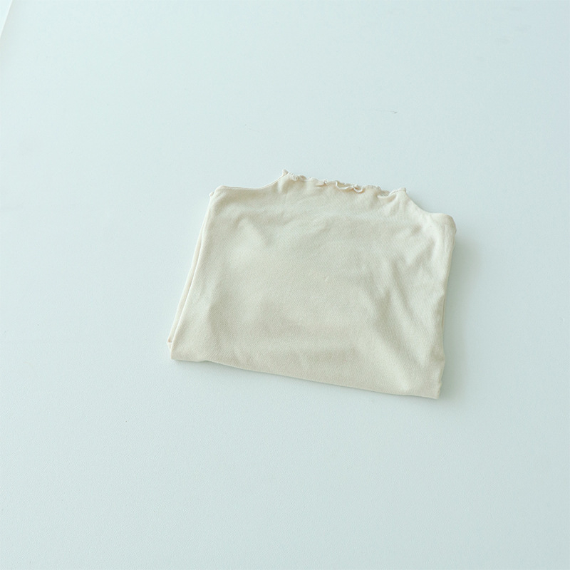 Bērnu T-krekls no modalā materiāla ar mežģīni pie augšējā apkakles, garas piedurknes, mitruma vadīšana, 3–8 gadiem.