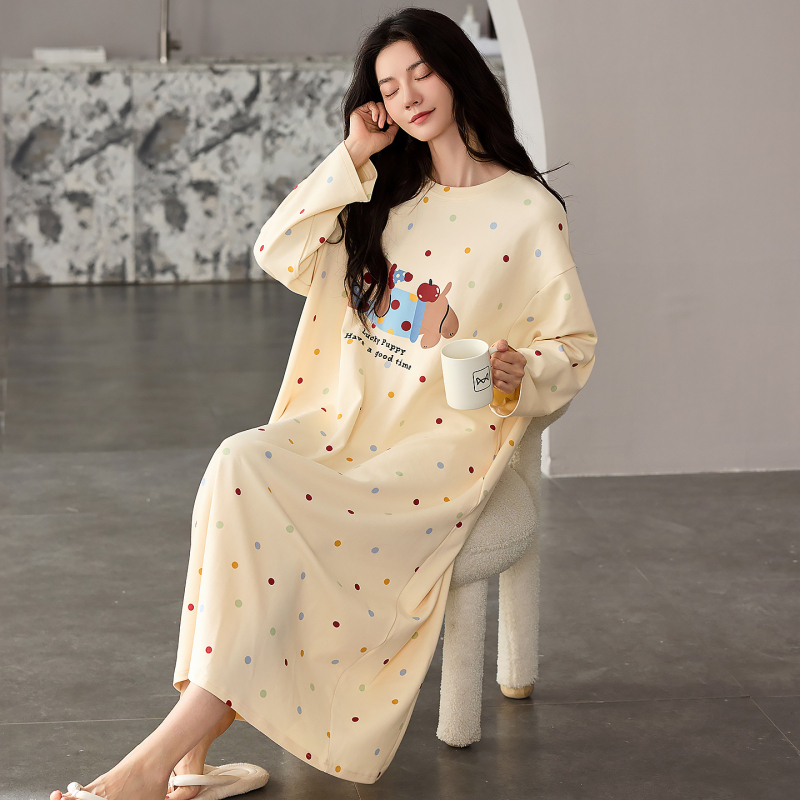 Noćna haljina od elastičnog pamuka, pull-over stil, dugi rukavi, srednje duljine suknja