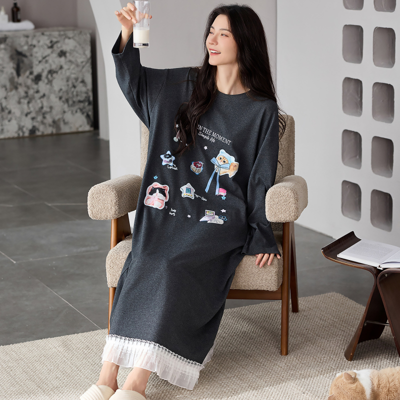 Noćna haljina od elastičnog pamuka, pull-over stil, dugi rukavi, srednje duljine suknja