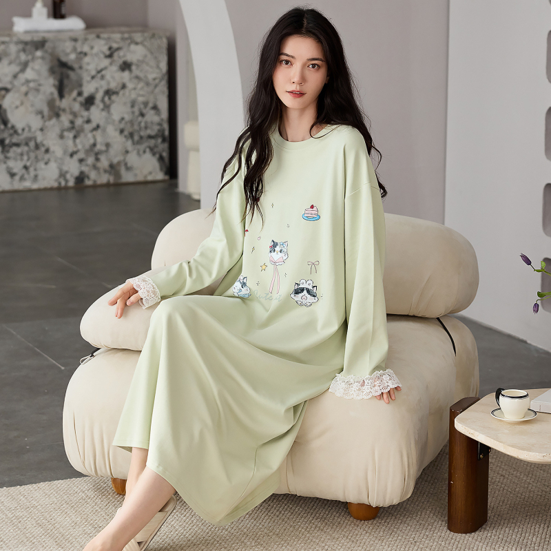 Noćna haljina od elastičnog pamuka, pull-over stil, dugi rukavi, srednje duljine suknja