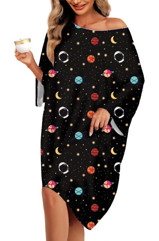 Noćna haljina od milk silk s tiskom, džep, okrugli izrez, rukavi 3/4, srednje duljine suknja