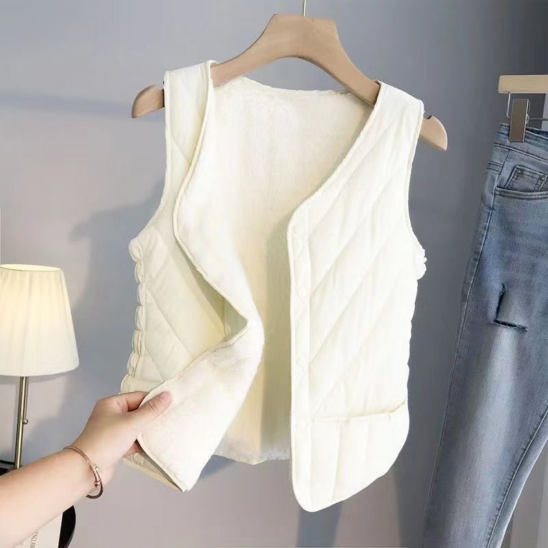 Veste ar flokētu virsmu un pogām, poliesteres audums ar siltu oderi, ziemas izdevums 2025