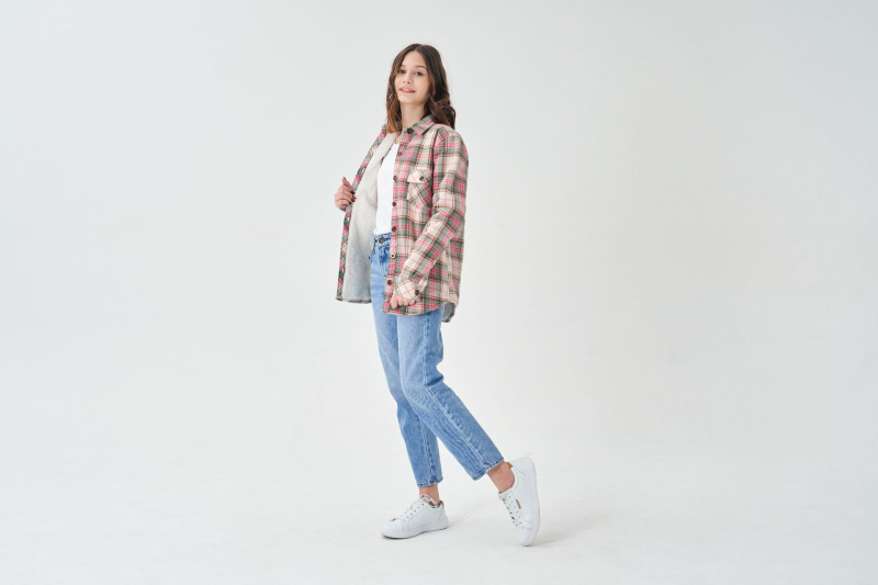 Vaikų marškiniai su languotu raštu, stovinčio kaklo, ilgomis rankovėmis, 100% medvilnė, tinka žiemai ir rudeniui