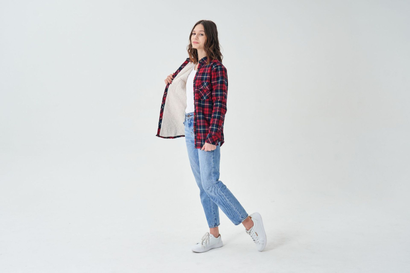 Vaikų marškiniai su languotu raštu, stovinčio kaklo, ilgomis rankovėmis, 100% medvilnė, tinka žiemai ir rudeniui