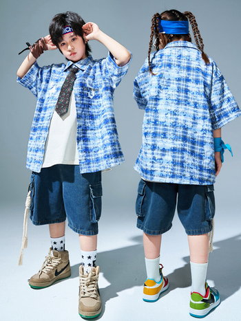 Vaikų hip-hop komplektas su languota marškinėle – pasirodymų kostiumas, 85% medvilnė, vasaros sezonas, neutrali lytis, animacinio stiliaus, nuo 8 metų