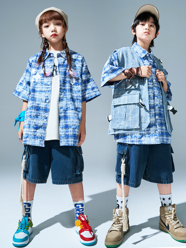 Vaikų hip-hop komplektas su languota marškinėle – pasirodymų kostiumas, 85% medvilnė, vasaros sezonas, neutrali lytis, animacinio stiliaus, nuo 8 metų