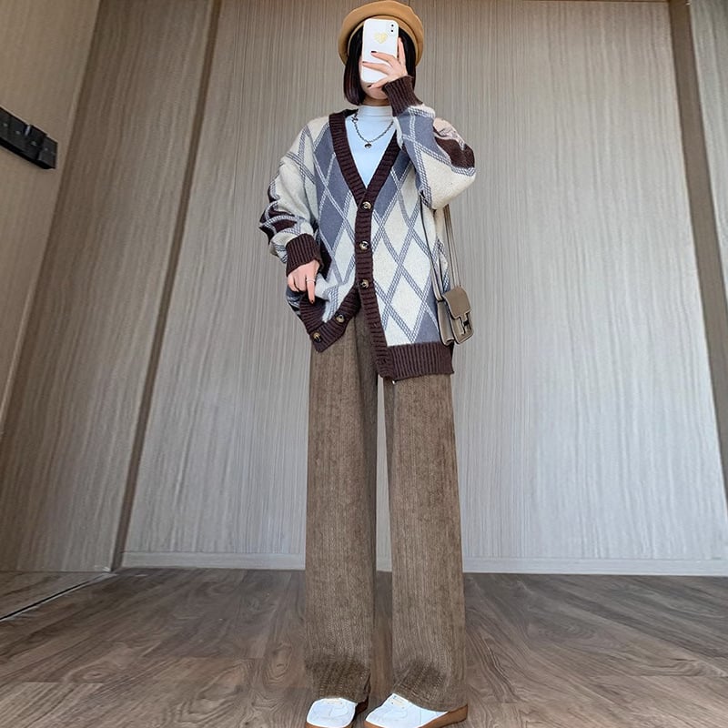 Πλεκτές εγκυμοσύνης φαρδιές παντελόνες για φθινοπωρο-χειμώνα, με υψηλή μέση και στήριξη κοιλιάς, χαλαρή ίσια γραμμή, μίγμα πολυεστέρα-βισκόζη (70–80% πολυεστέρας, 20–30% βισκόζη).