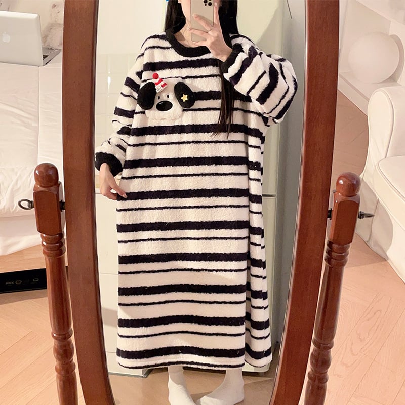 Nakts kleita ziemas korāļa plīša audumā, bieza, grūtniecēm, apaļš kakla izgriezums, garas piedurknes