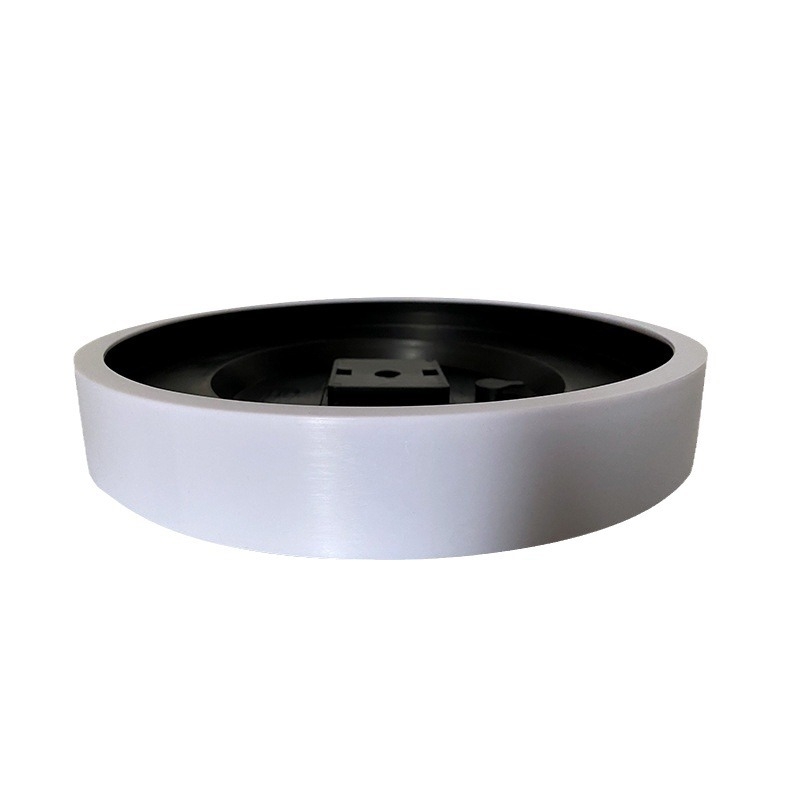 Plastikinis sieninis laikrodžio korpusas su galiniu dangteliu ir galine plokste – modernus, paprastas stilius, pilnas komponentų komplektas