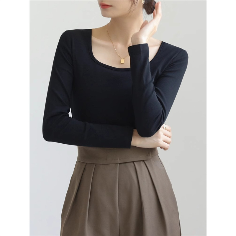 Тениска с дълги ръкави, квадратна яка, стегната кройка, 90–95% памук, нормална дължина 50–65 см